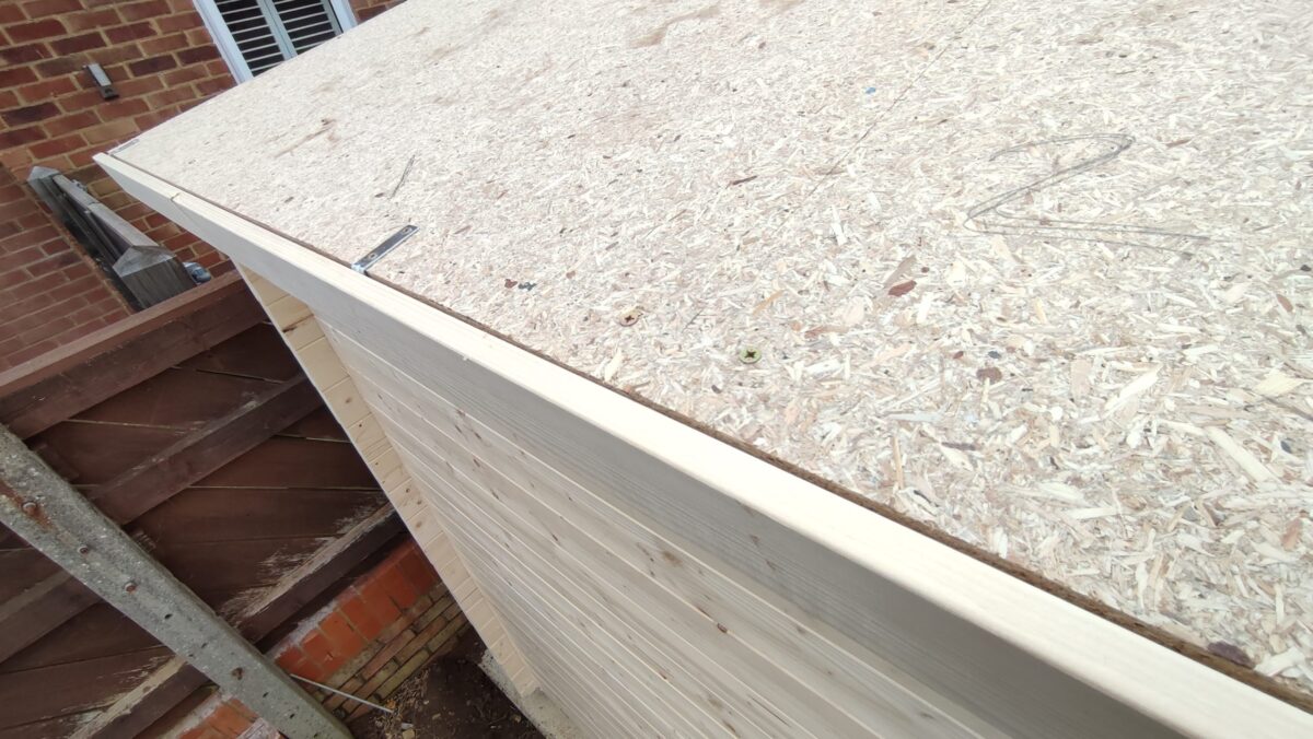 Brackets that hold side rail trim