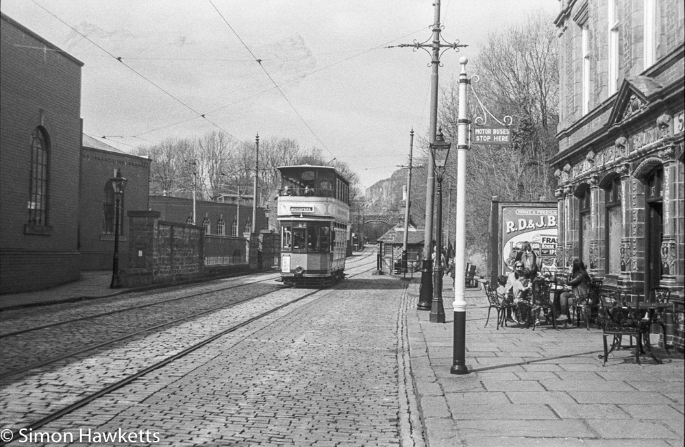 Pentax MZ-3 and Ilford HP5+ - Moss Park Tram by the red lion
