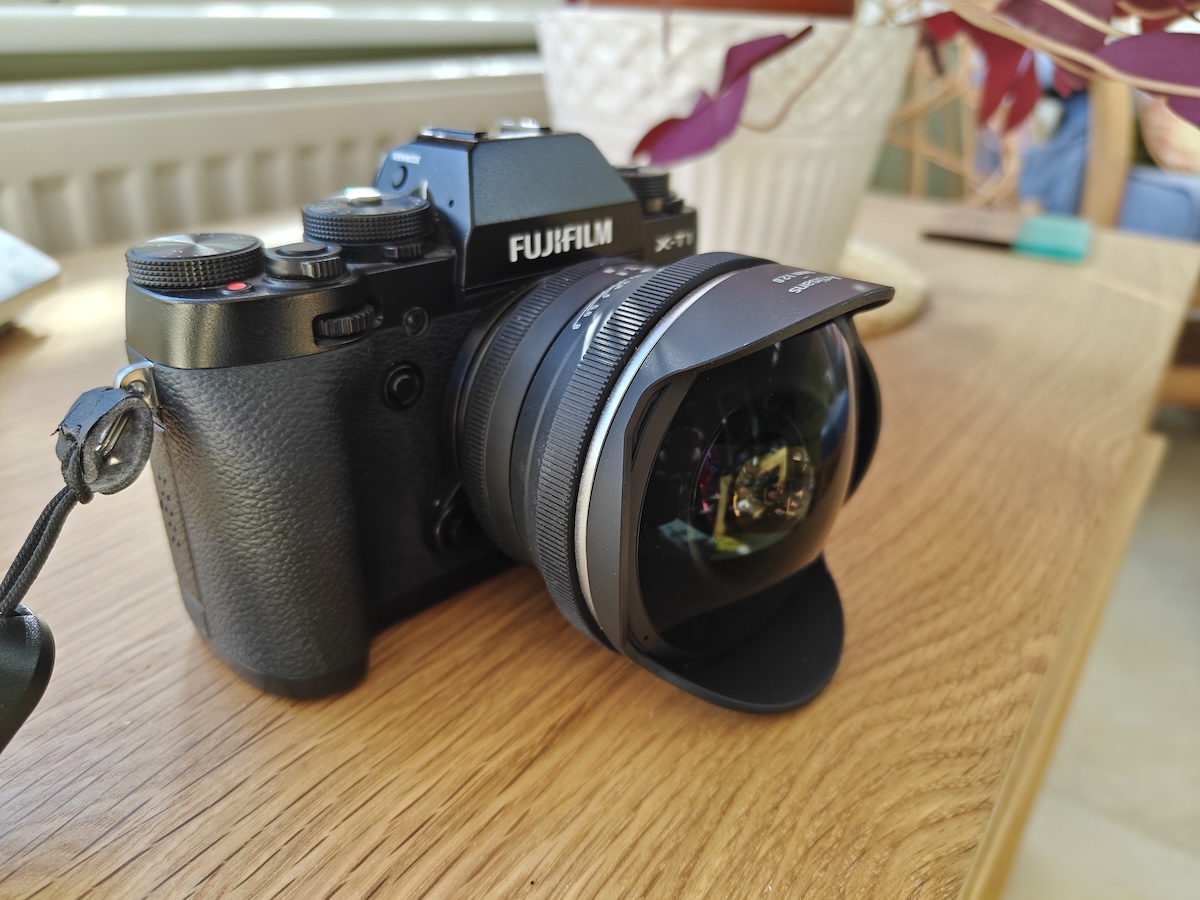 A Photo of the Fuji X-T1 with the 7artisans 6mm f/2 fisheye lens